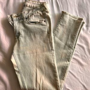 GENTLY USED EMPYRE JEANS SIZE 9